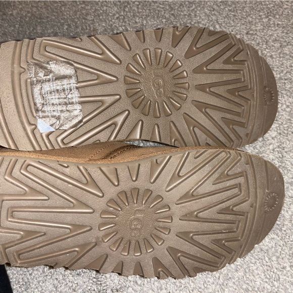 Ugg Neumel Chestnut Boot Size 9 - Picture 2 of 5